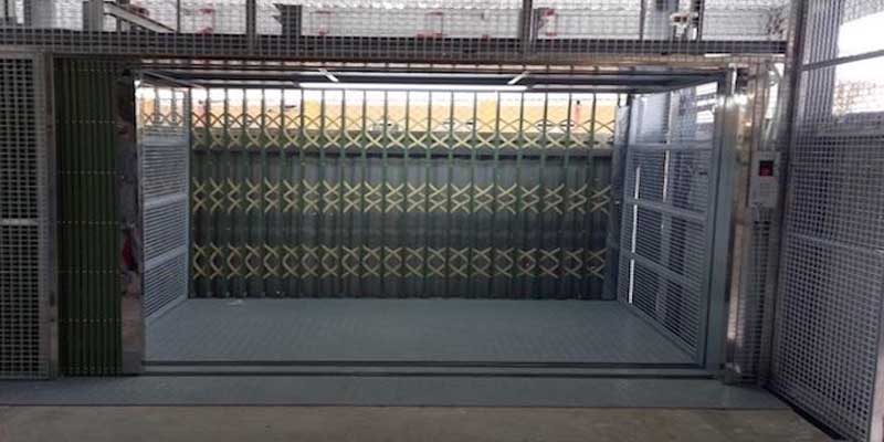 Thang hàng thủy lực 1500kg là gì?