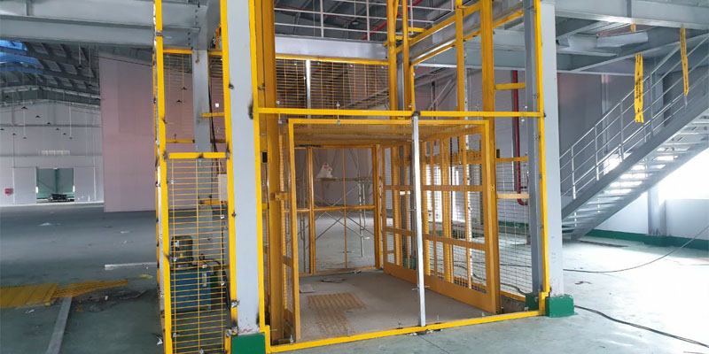 Những ưu điểm của thang hàng thuỷ lực 1 tấn